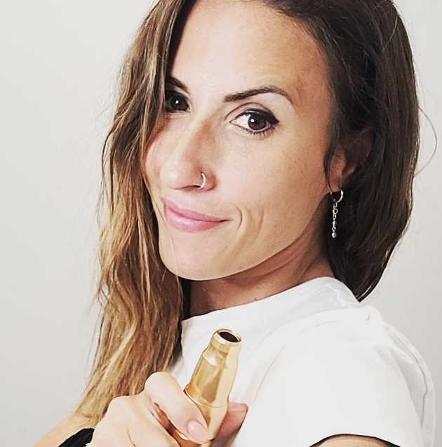 Isabel Santamaría, especialista en micropigmentación avanzada en Sabadell